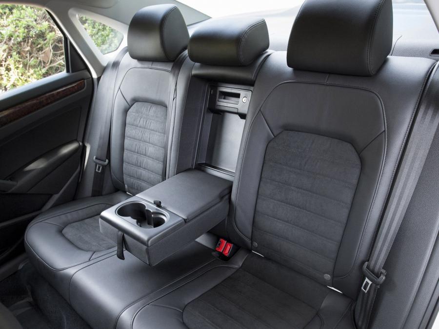  Volkswagen Passat TDi 2012 года  (US) (фото 2 из 14)